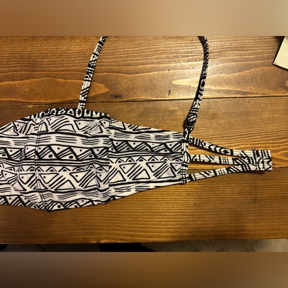 BILLABONG bikini top size L - Picture 2 of 4